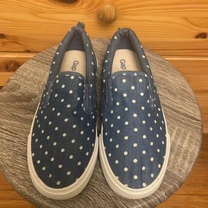 Gap- denim Polk-a-dot canvas slip ons